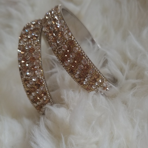 NWOT⭐⭐Cluster of super shiny stared bangles⭐⭐ - Picture 4 of 8
